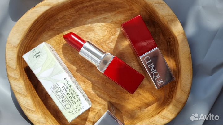 Помада Clinique