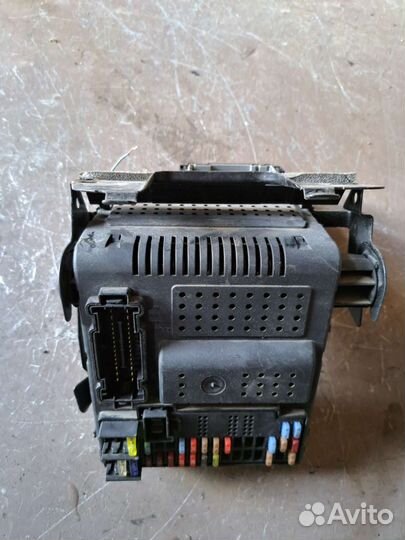 Блок предохранителей Volvo S80