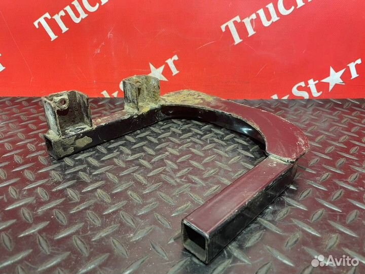 Кронштейн крыла передний левый Volvo FH