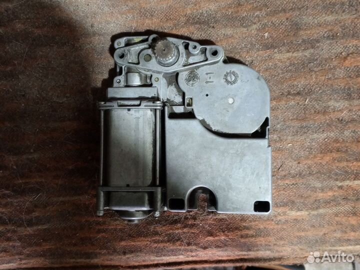 Моторчик люка golf 3