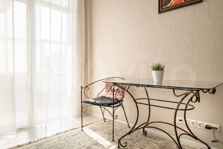 3-к. квартира, 65 м², 3/17 эт.