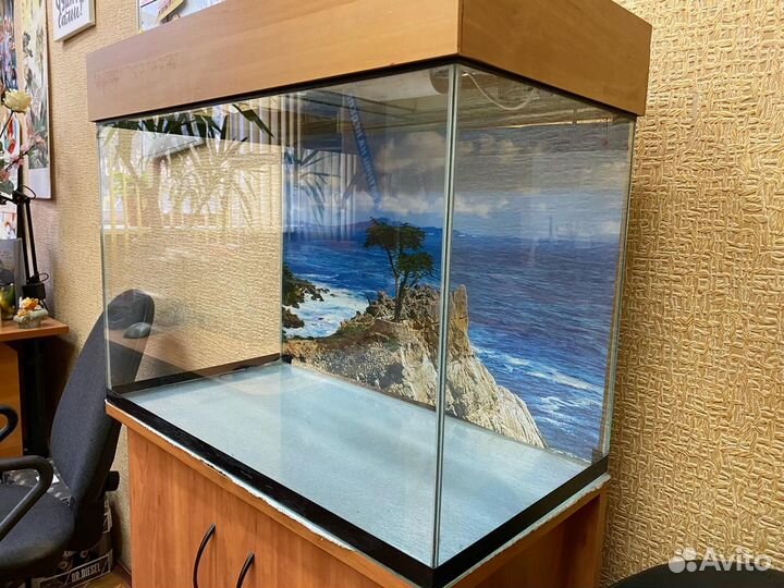 Аквариум с тумбой
