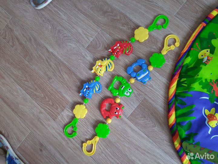 Равзивающий коврик, оастяжки на коляску, кроватку