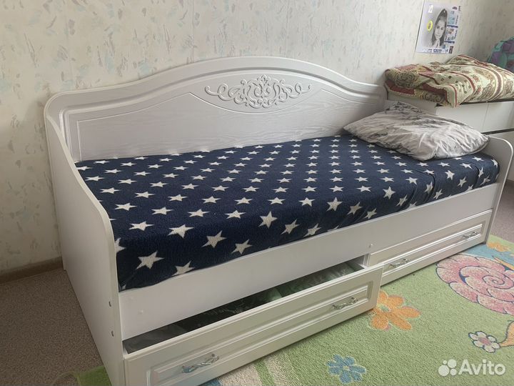 Кровать