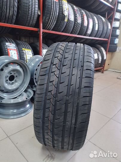 Roadmarch Prime UHP 08 255/40 R18 и 275/35 R18