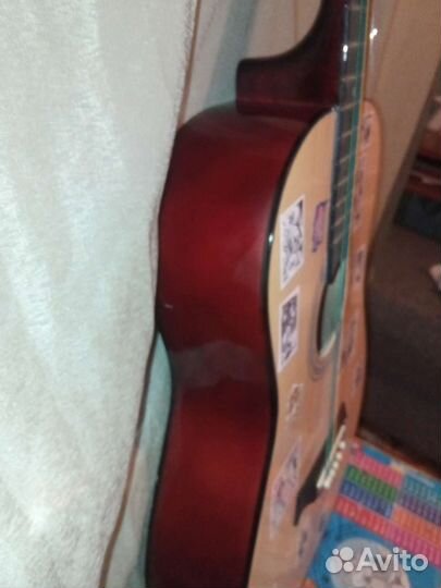 Акустическая гитара