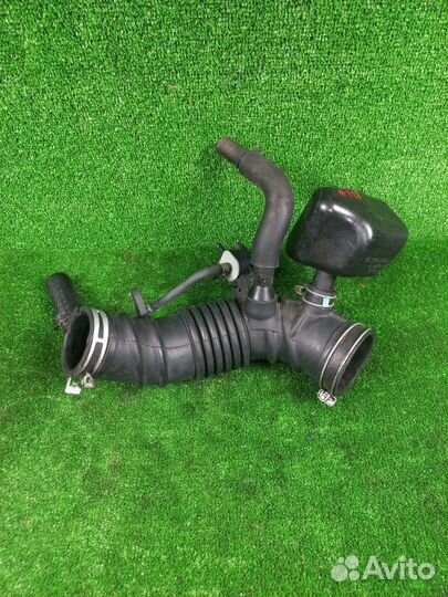 Патрубок воздушного фильтра Toyota Alphard ANH10W