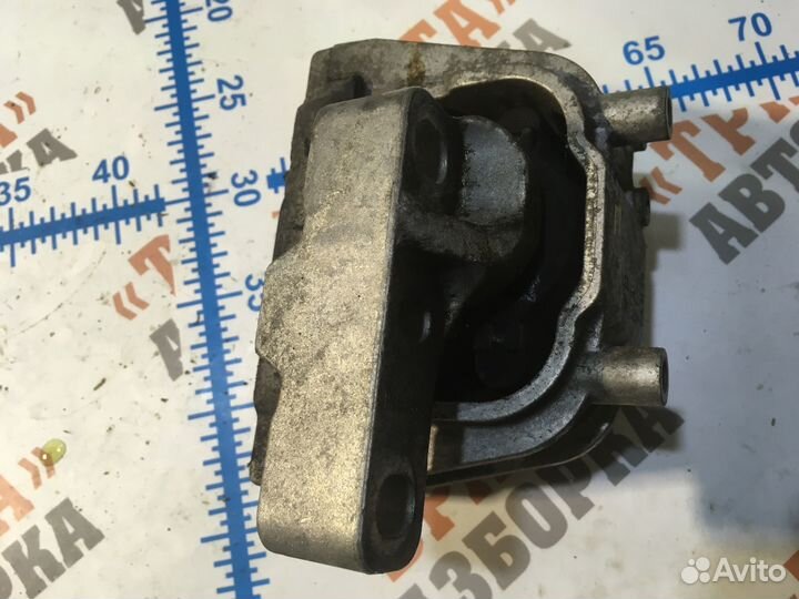 Фольксваген Гольф Подушка двигателя Прав