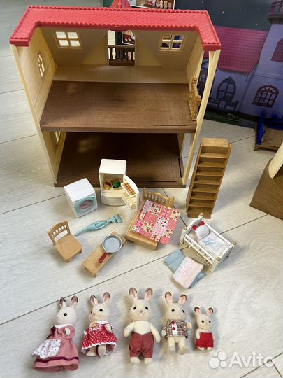 Sylvanian families домик и маяк с мебелью