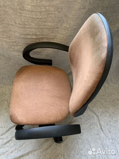 Компьютерное кресло