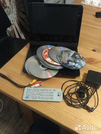 Dvd плеер с коллекцией дисков