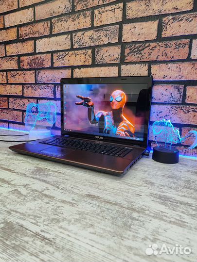Игровой 17,3д asus i5 4Gb Видео 12 озу SSD