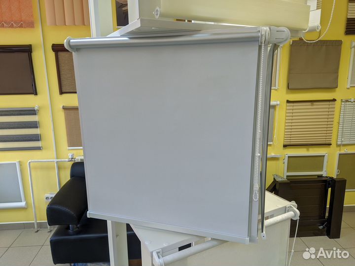 Рулонные шторы 45х180, Блэкаут белый Омск