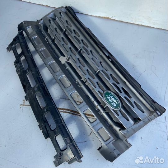 Решетка радиатора передняя Land Rover Freelander 2