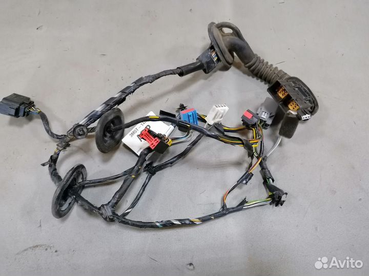 Коса двери передняя правая Ford Focus 2 2005-2008