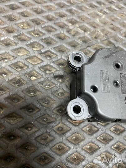 Моторчик заслонки печки Mercedes Actros MP3