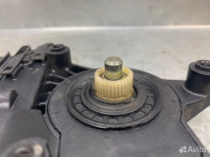 Моторчик стеклоподъемника Volkswagen Passat B5