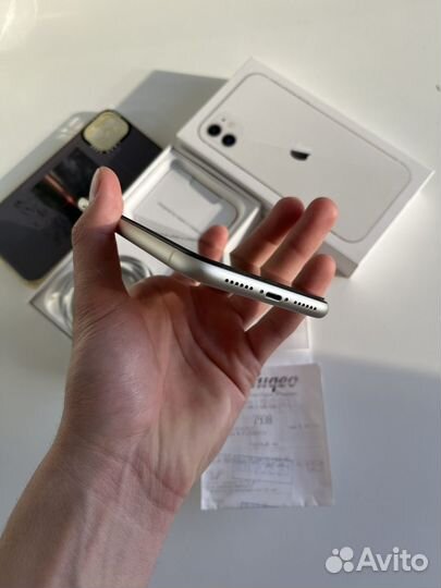 iPhone 11, 64 ГБ