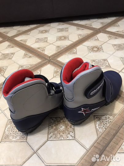 Лыжные ботинки