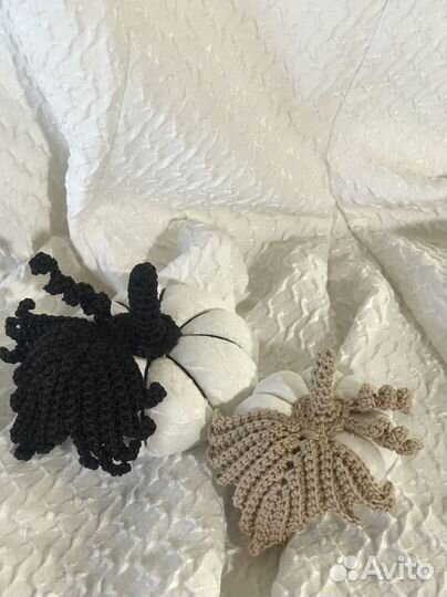 Тыква вязаная для декора