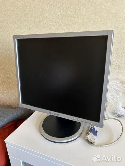 Монитор Samsung syncmaster 740n
