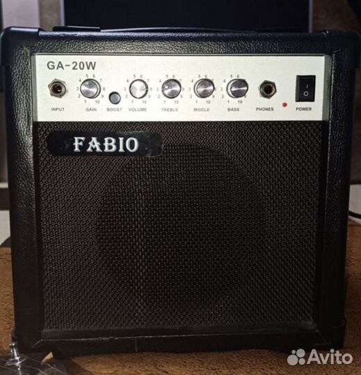 Гитарный комбоусилитель