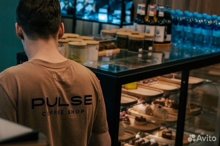 Бариста в кофейню