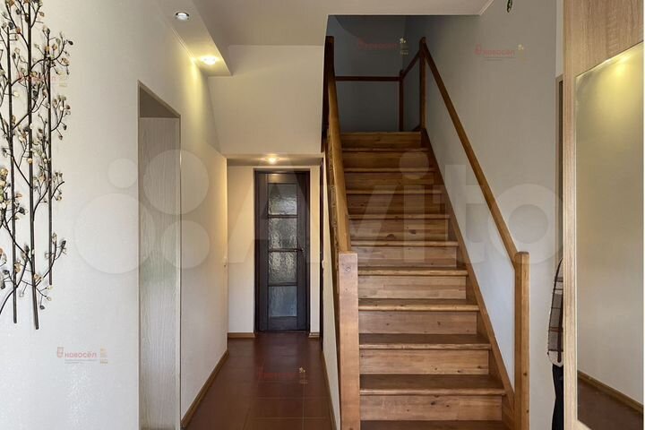 Дом 181 м² на участке 10 сот.