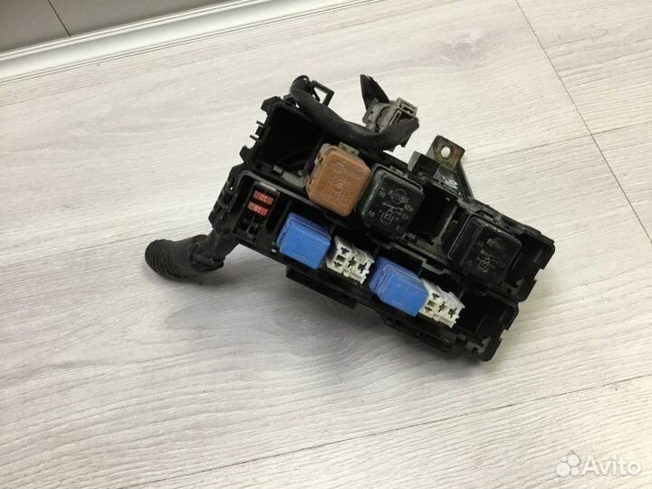 Блок реле и предохранителей Nissan Navara 2.5 2008