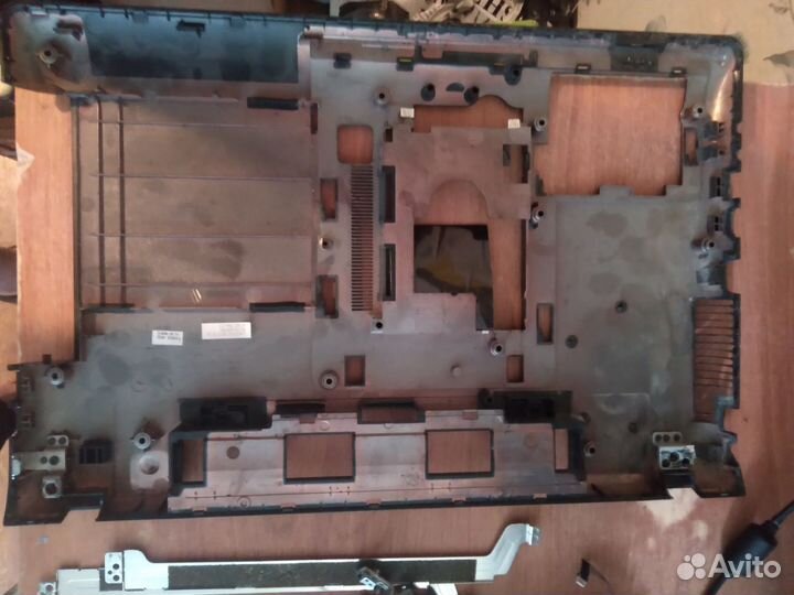 Поддон samsung np300e5a