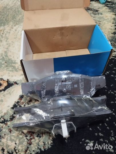 Тормозные колодки передние dodge caravan 4