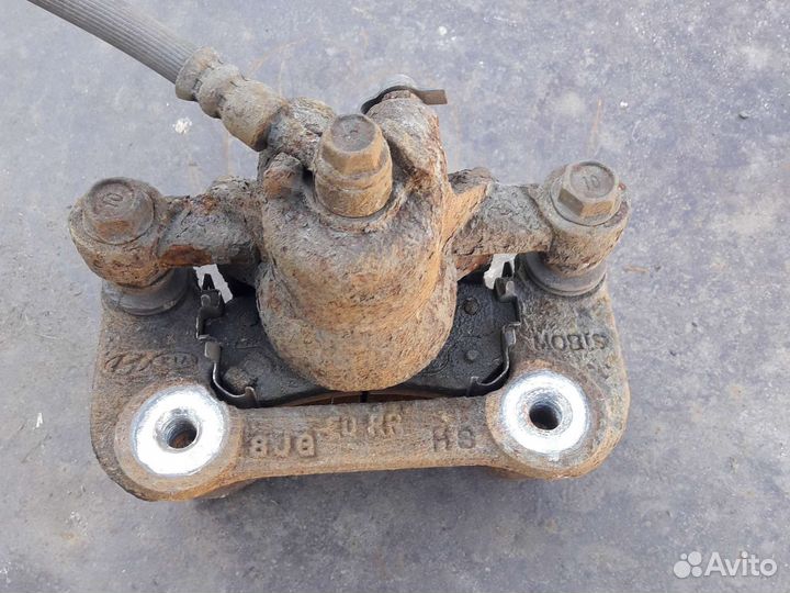 Суппорт задний левый Hyundai i30 2007-2012год