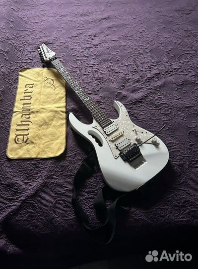 Ibanez JEM 555 WH Steve Vai Signature