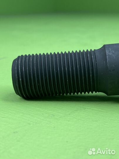 Болт 7/8''-14UNFx104/94 колесный задн. \Volvo FH12