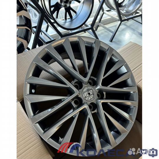 Диски R18 на Toyota Lexus