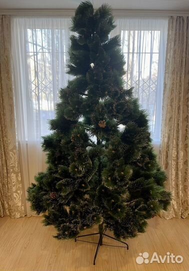 Елка искусственная (высота 2,2 м)