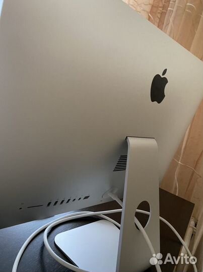 Apple iMac 21,5. 2013 года, 1 тб