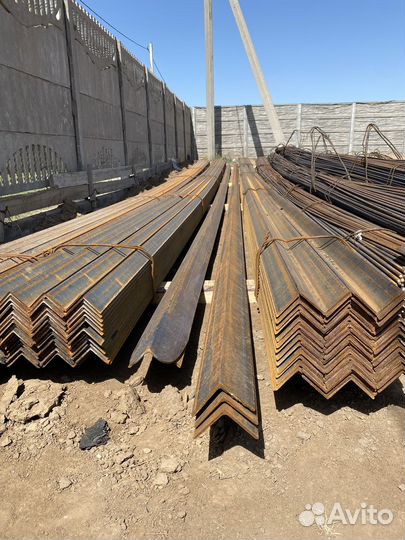 Уголок металлический