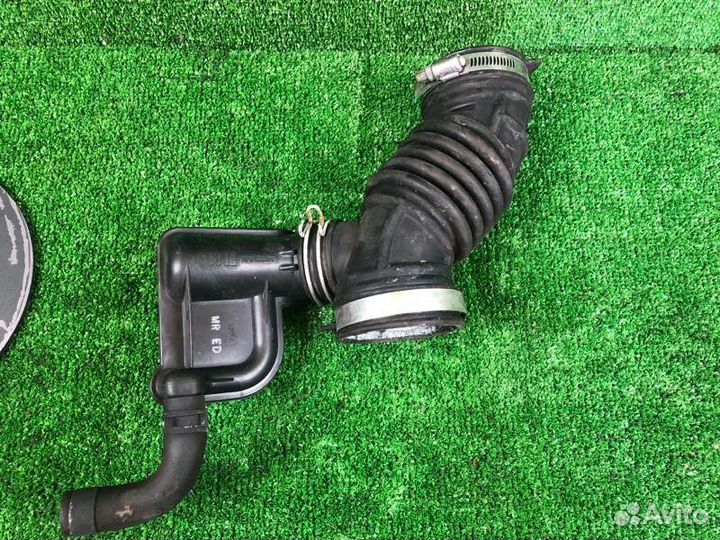 Патрубок воздушного фильтра Nissan Sentra B17