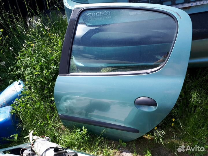 Продам двери на Пежо 206