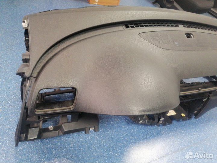 Панель приборов (торпедо ) Volkswagen Passat B6