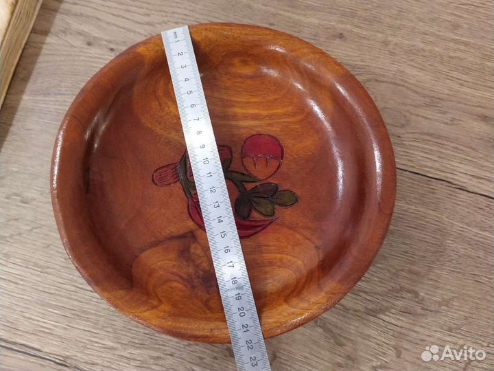 Деревянное блюдо на ножке из Доминиканы