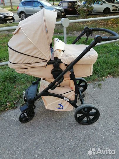 Прогулочная коляска