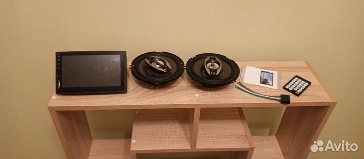Продам магнитолу и два динамики