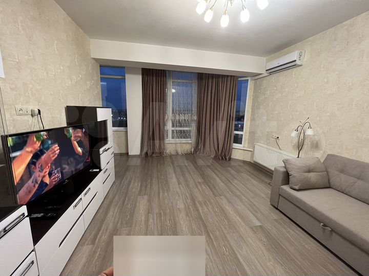1-к. квартира, 52 м², 8/10 эт.