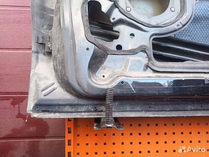 Дверь правая Bmw e 53