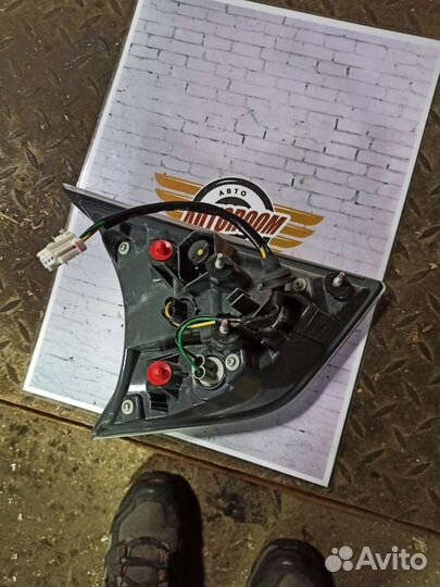 Фонарь правый Nissan x-trail t32