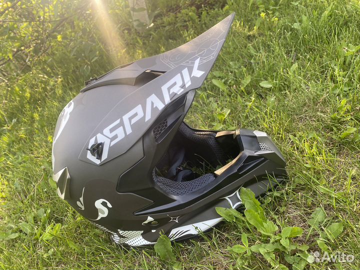 Кроссовый шлем