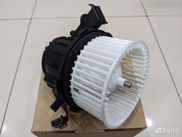 Мотор отопителя audi A4/A5/Q5/porshe macan