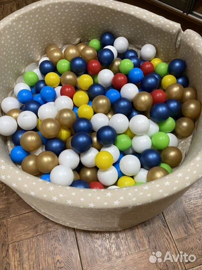 Бассейн с шариками